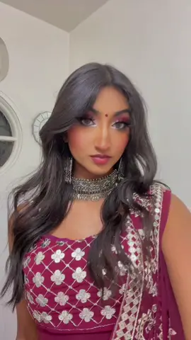 will never feel prettier than I do in desi clothes 🫶🏼✨ #fyp #foryou #brown #browntiktok #browngirl #desi #bengali #durgapuja #navratri #desitiktok #justforfun #FlexEveryAngle #bollywood #bollywoodsong 