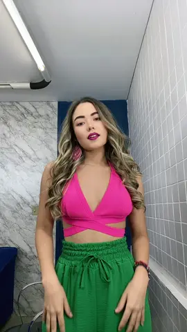 Sem jeito e com muita vergonha pra dança 🤣