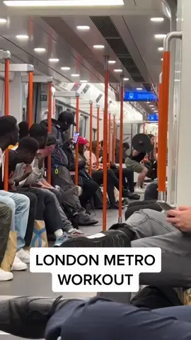 Quick pump - Szybka pompa przed spotkaniem #fy #fyp #fypシ #gym #training #Fitness #metro #london #foryou #foryoupage #metro #workout