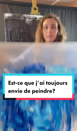 Réponse à @queenpoulette1 est-ce que parfois je n’ai pas envie de peindre? Comme c’est mon travail à temps plein et que je peins très souvent, ça m’arrive de ne pas avoir le goût. J’en profite pour faire les autres tâches que j’ai à faire comme l’emballage, l’envoi, le montage vidéo et la gestion des médias sociaux. Est-ce que j’ai peur de perdre la flamme? Je n’ai pas peur de perdre la flamme, mais c’est sûr que c’est différent depuis que je peins pour le travail, car je ne peins plus seulement pour le plaisir et il y a plein d’autres tâches connexes que je dois faire pour que ça fonctionne. Ça peut parfois amener beaucoup de stress et d’anxiété et faire diminuer la passion. Mais heureusement, il y a aussi beaucoup de bons côtés qui nous donnent le goût de continuer et je suis très heureuse de pouvoir peindre tellement souvent que parfois ça ne me tente même pu 🤣🤣🤣 voici une œuvre que j’ai réalisée cette semaine, j’ai eu une idée que j’avais absolument envie de faire, j’étais vraiment inspirée!! C’est une 30x36po et elle est disponible !! 😀 #artistepei#artistepeintreanimaliers#femmeartistee#artistequebeci#artistepeintre🎨