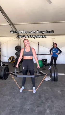 Smile through the pain #deadlift #womenwholift #gym #GymTok #womenssoccer #nwsl #soccerplayer #soccergirl #goalkeeper #uswnt #angelcityfc Women who lift. Deadlift. Strength training. Sports performance. Strong women. 