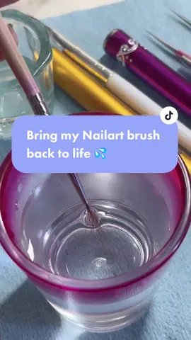 Lmk if it works for u💕 #nailart #nailartbrush #brokenbrush #diynailart #nailhack #nailinspo 
