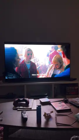 #derrygirls handles lesbian panic 🤦🏻‍♀️