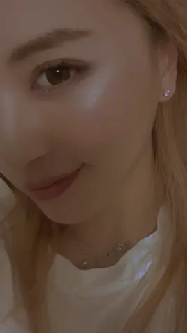 衣類に輝き負けたわしの肌 #ブルーダイヤモンド 