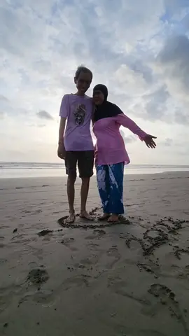 30 th berlalu sudah, kita terus melangkah. Temani aku di sisa waktumu