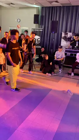 Got to the finals in a recent Comp. . .  #powermoves#bboys#headspin#goldengoatglobal#stanceelements  #teamcreamdanceacademy #bboymotivaton #freestylesession #bboy4life#bboystyle #breakdance #bboyingofficial #dancersofinstagram #powertricks#dope#airflares#viral #breakingforgold#reels #headspin#powermovesonly #toprock#bboylifestyle #bboyworld#streetoff #udef#probreakingtour #bboying#bboynation#footwork  