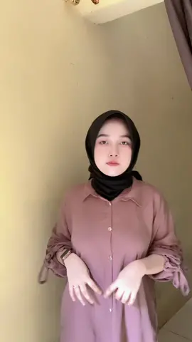 Enakeun kemejanya😍