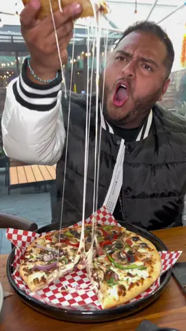Pull out game strong #pizza #cheesepull #Foodie #sanjose #fyp #foryou #foryoupage 