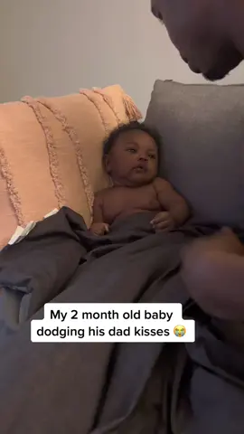 I couldn’t believe he did this he’s wayyyyy too smart 🤣🤣🤣 #boymom #momtok #babyfever #babiesoftiktok #MomsofTikTok #2monthsold #2montholdbaby 