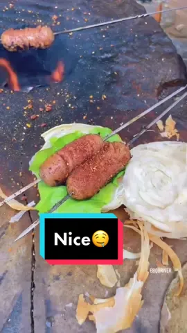 #rougamo #roujiamo #bbqdriver #puffpastry #chinesefood #chinafoodviral #outdoorfood #outdoorcooking #finefood #chinesehamburger #foryou #fyp #foodtiktok #eatingvideo #stonecooking #foodchina #cook #mukbang #Recipe