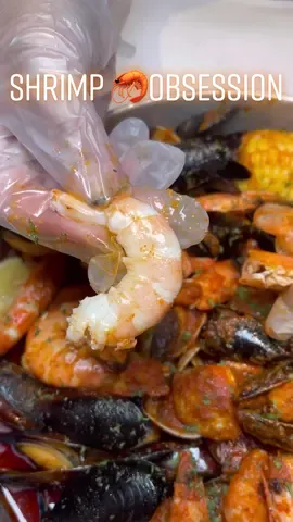 Shell or with shell? #shrimps #crabnspicelakemead #eatandoutlv #eatandoutlasvegas 