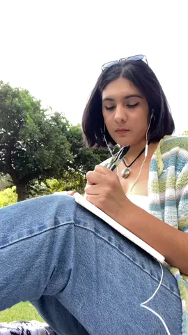 Enjoying my own company #solodate #spendthedaywithme #dailyvlog 