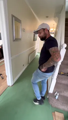 How To Link Wood Flooring Into 2 Rooms #laminate #doityourself #DIY #howto #vinyl #carpet #vinyl #fixit #foryou #fyp 