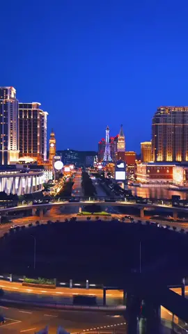 The night in Macao was lit up, waiting for you. #NightView #macao #tiktokmacao #tiktoktravel #discovermacao #macau #tiktokmacau