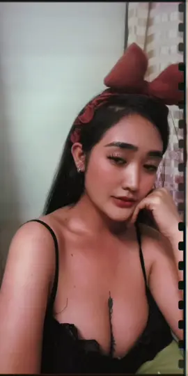 Mưa trong lòng nhưng em vẫn vui đấy thôi