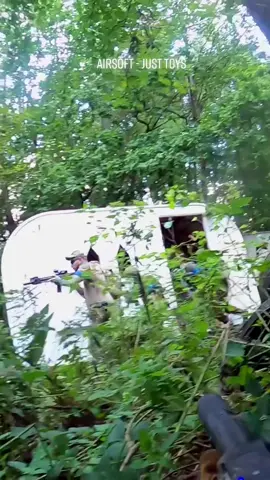 1 vs 9 airsoft. #airsoftclips #toys #boystoys #camo #sneaky #aap01 #invictabattlefield #wolverinemtw #mtw 