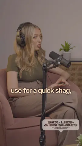 Tinder or hinge?? Let me know in the comments, I’m new to this 😂👀 full podcast out now on @spotifyuk #sexliesanddmslides 