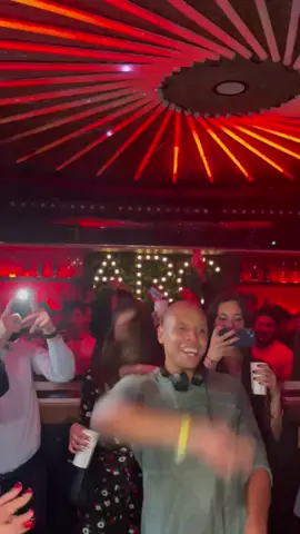 Paris always knows how to throw down 💃🏽 🇫🇷 #dj #party #clubbing #paris #larcparis #francismercier #nitefreak #premiergaou #housemusic #afrohouse #housedj 