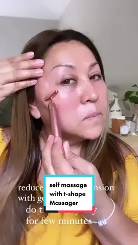 SELF CARE MOMENT WITH GENTLE MASSAGE WITH beauty bar gold face massager T-shape  #guasha #facial #SelfCare #selfmassage #theyoliglo #beauty #gold #fyp #skincare #face  lo puedes encontrar en Amazon 
