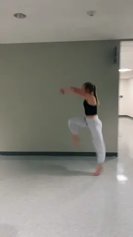 STUDY TRICKS AT PFT!! #happymidterms #workinghardorhardlyworking @graibai @sarahmbryan 