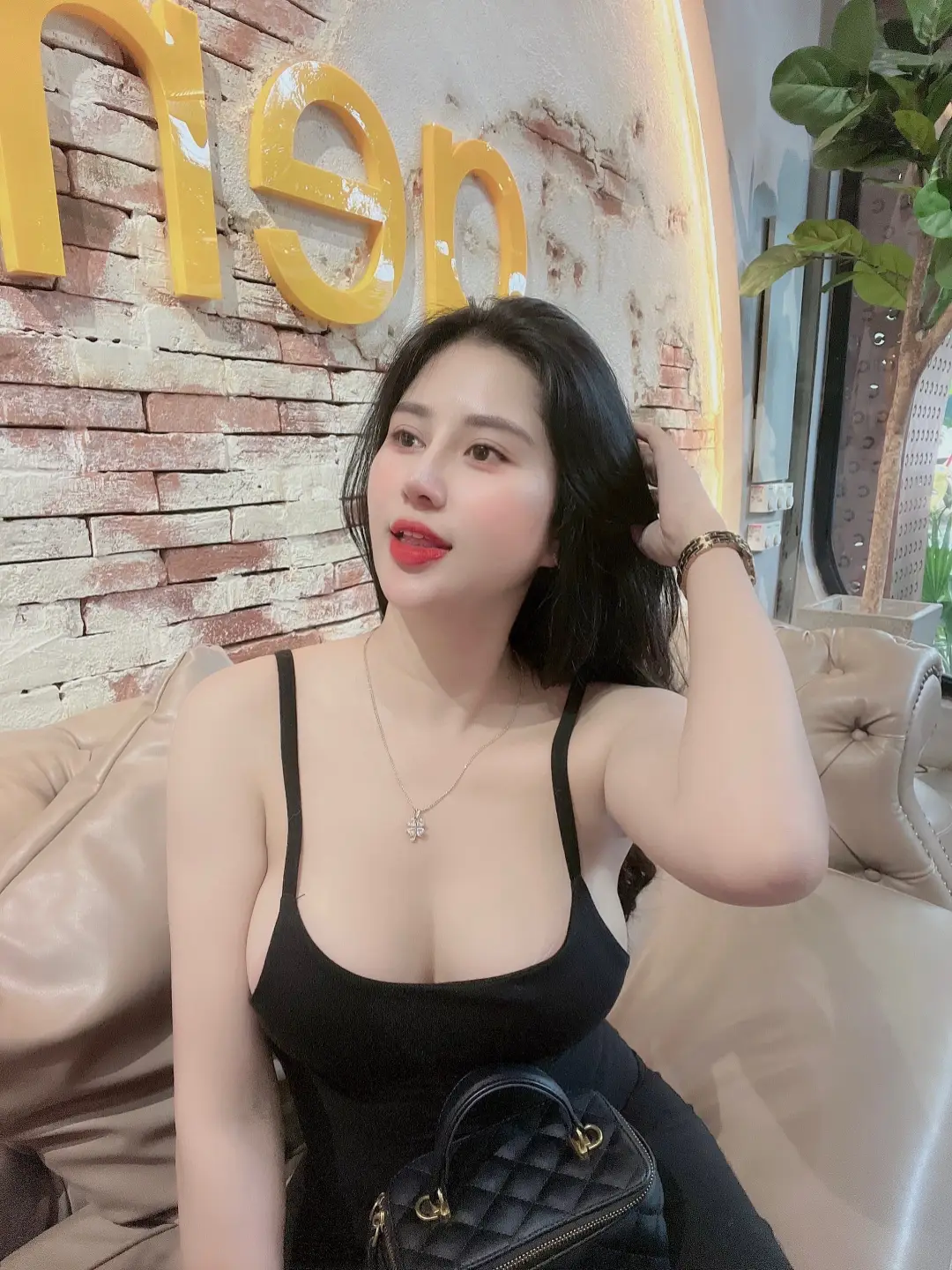 Vì bao dung mà trở nên đẹp đẽ. Vì chân thành mà lòng được bình yên 🖤 #xuhuong #gaixinhtiktok 