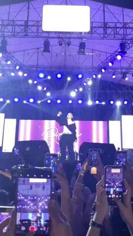 Hey Ledies @Rossa #heyledies #rossa25shiningyears #konserrossa #konserlombok #konsermataram #lomboktiktok #lombokviral #mataram 