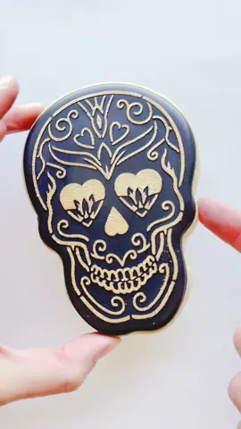 💀 #cookievideo #cookiedecorating #cookies #halloween #spooky #satisfying 