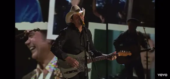 “This Is Country Music” by Brad Paisley (2011) #countrymusic #bradpaisley #thisiscountrymusic #realcountry 