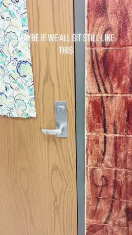 Thank you for stopping by to say hi, but hurry to class 🥹