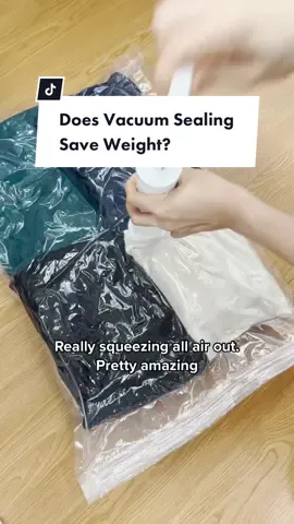 Space-saving but not weight friendly 😯 #travelpacking #traveltips #learningisfun #vacuumseal #packing #luggagehack #travelhack 