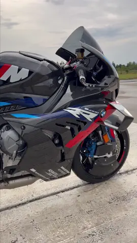 Too many details to handle. 🤯 #MRR  #MakeLifeARide #M1000RR #NeverStopChallenging #BMWMotorrad