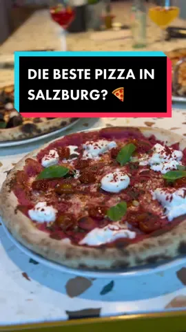 Beste Pizza in Salzburg? 🍕🍕🍕  wir waren wieder auf der Suche nach der besten Pizza in Salzburg und haben in Salzburg’s Süden eine sehr leckere neapolitanische Pizza modern interpretiert gefunden 😍  Der Pizza Teig rastet - nach neapolitanischen Pizza Rezept - mindestens 72 Stunden und nur erlesene Zutaten werden  bei der Zubereitung verwendet 🙌   Neben sehr wilden Kombinationen - in der Take-away Pizzeria - wie Mac‘n‘Cheese oder Surf & Turf Pizza steht Liebe auf der Speisekarte an erster Stelle 😍😍😍    Fazit: unbedingt ausprobieren 👈  ##salzburg##esseninsalzburg##salzburgerland##fyp##salzburg🇦🇹##essen##pizza##neapolitanpizza##pizzalover##pizzainsalzburg##salzburglebt