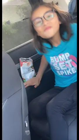 Ari says she has the best teachers 🤣❤️🥰 #kidsoftiktok #celebritycrush #fyp #michaelbjordan #MomsofTikTok #motheranddaughter #fan 
