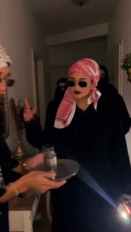 Habibi welcome to our party 🐪🏜🥷🏻 #sisters #arabic #arabiannight #trendy #feature #explorepage #mohamedramadan 
