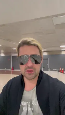 Just arrived at São Paulo and glad my luggage traveled with me.  See you tonight, we will rock the stage.  #davidgarrett #garrett #alive #tourlife #saopaulo #airport 