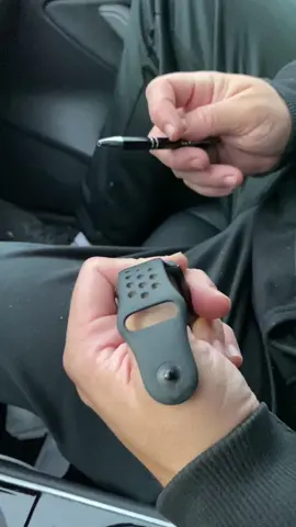 How to remove a stuck Apple Watch band