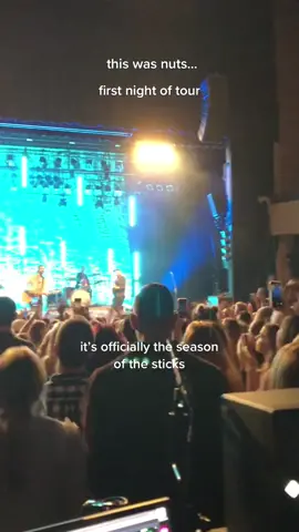 you guys sing this better than me #stickseason 