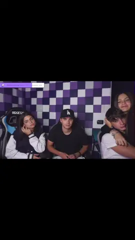 l’elastico al polso #perte #foryou #twitch #clips #matteorobert #lisaluchetta @matteo💎 @Lisa Luchetta 