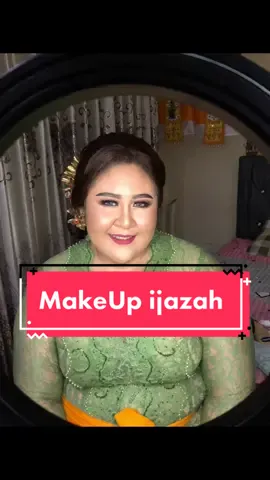 Riasin sepupu cantik untuk foto ijazah😘  #makeupbali #bali #wisudabali #sanggulbali