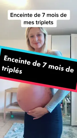 Babybump update - Enceinte de 7 mois de mes triplés - 32semaines (sa) ! A ce stade on est sorti de la grande prématurité c’est une super victoire ! 🥳🥳 Pour l’instant les filles ont l’air de bien vouloir rester au chaud et c’est génial ! 🤩 La prématurité est l’un des principaux risque de cette grossesse. On ne va que tres rarement au delà de 35 semaines avec des triplés donc encore trois semaines et c’est la rencontre! 🥰🥰🥰 #triplés #triplets #enceinte #pregnant #babybump #32sa #ventre #thirdtrimester #troisiemetrimestre 