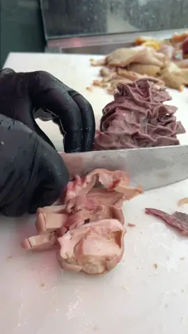 Ma quant’è buono il lampredotto?! 😍🍋 . #gasparino #macelleria #gastronomia #tripperia #napoli #lampredotto