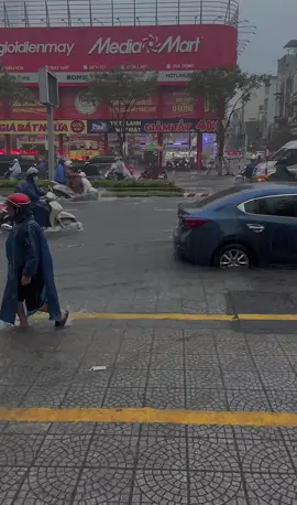 Đường Đà Nẵng hôm nay lại ngập nữa rồi . #danang #ngaymua 