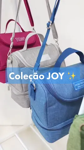 Coleção JOY, disponível em 4 lindas cores: Vinho, Cinza, Azul e Verde! 💖 Qual delas você prefere? #marmitadodia #marmita #lançamento #coleçãonova #bolsatérmica #jackidesign #jackilovers