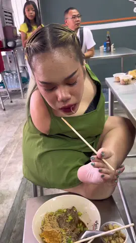 ภารกิจ1 วันของดาราสาว5555555555 #ใช้เท้าแต่งหน้า #tiktoklooks #fypシ #ต้อยตลาดแตก #ก๋วยเตี๋ยวเรืออยุธยาลาดปลาเค้า 