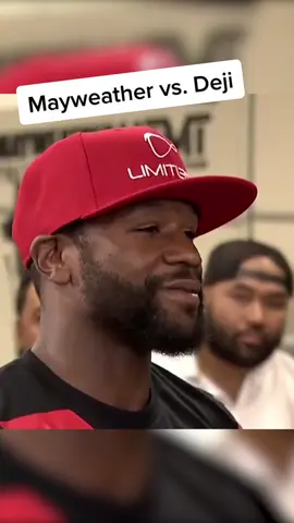 #FloydMayweather goes face-to-face with #Deji for the first time 👀 #MayweatherDeji #boxingtok (via @Global Titans FS)