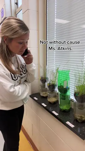 I do love teaching science… but not when they send me fish to use that are already dead 😅🤢