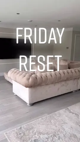 Little Friday freshen up ✨ #friday #reset #CleanTok #cleanwithme #cleaningtips #cleaningmotivation #satisfyingcleans #fyp