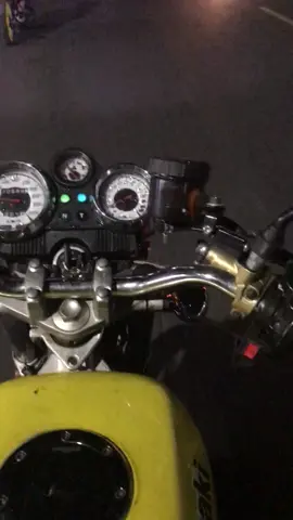 Nighteride..  #2tak #ninjass_150 #nightride #ninja150 #ninjass150 #2stroke #2strokelover #kawasakininja #ninjasskuning 