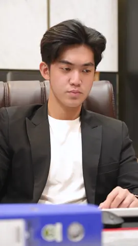 Ada saatnya merelakan seseorang yang kamu sayang saat kamu tahu kalau dia lebih bahagia dengan orang lain.#dramatiktok #tiktokfyp #fyptiktok #tiktokshortfilm #trendingtiktok #anhong @Anhong Media International 