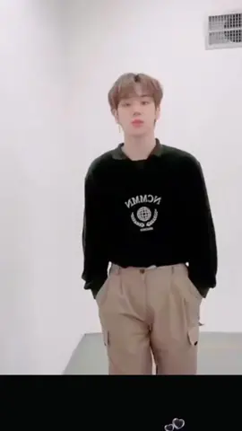 Anyone in need of a BK hug 🫂🧡 and a little Junhee surprise at the end 😉♥️ @official A.C.E #에이스 #Byeongkwan #Junhee #hug #acehype #ace_tok #acekpop 